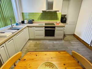 Kitchen- click for photo gallery